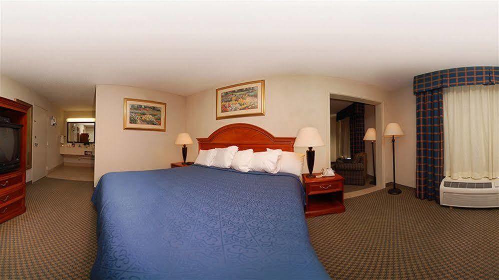 Texas Inn & Suites デントン エクステリア 写真
